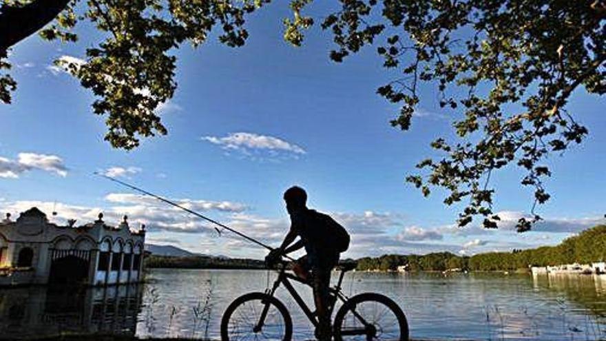 Camping Bungalow El Llac De Banyoles Porqueres Bagian luar foto
