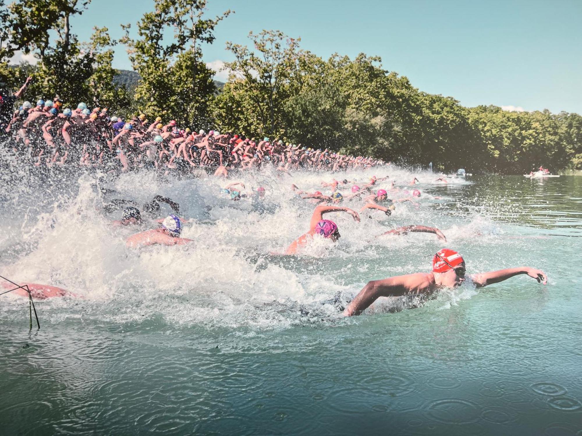 Camping Bungalow El Llac De Banyoles Porqueres Bagian luar foto