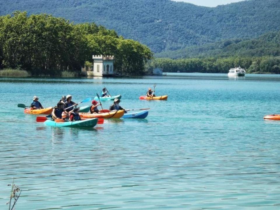 Camping Bungalow El Llac De Banyoles Porqueres Bagian luar foto